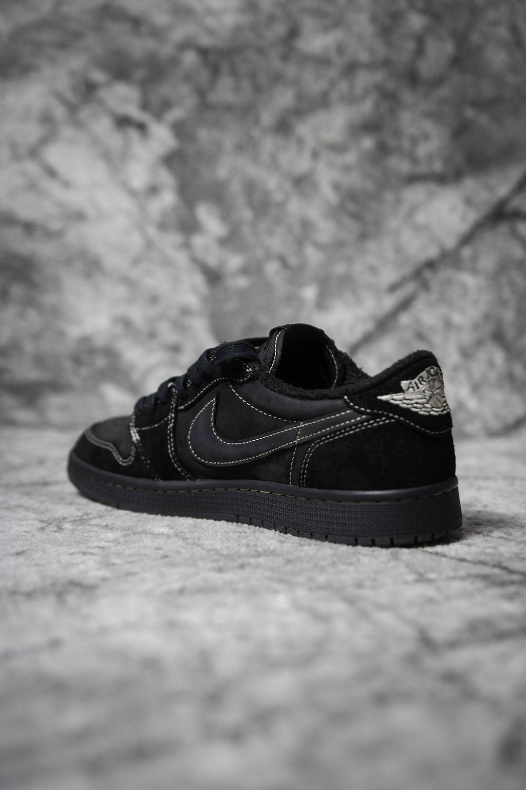 Jordan 1 Low x Travis Scott 'Phantom'