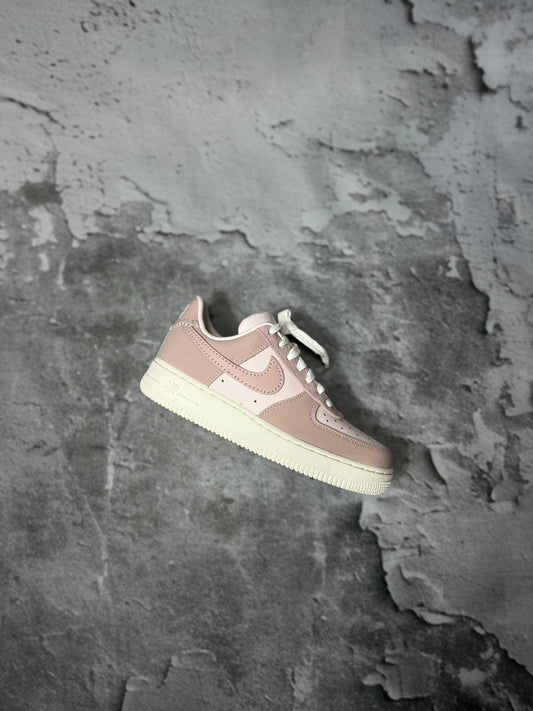 Nike Air Force 1 '07 W "Pink Oxford"