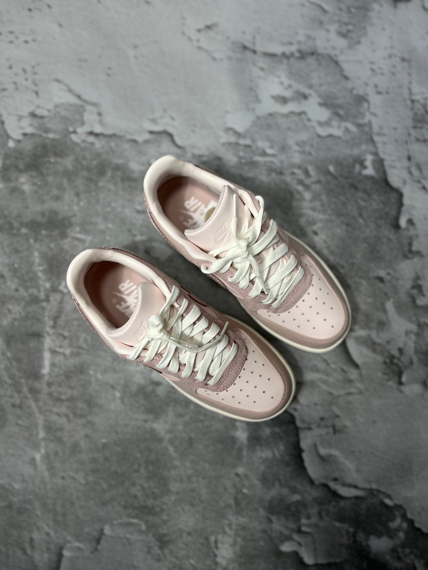 Nike Air Force 1 '07 W "Pink Oxford"