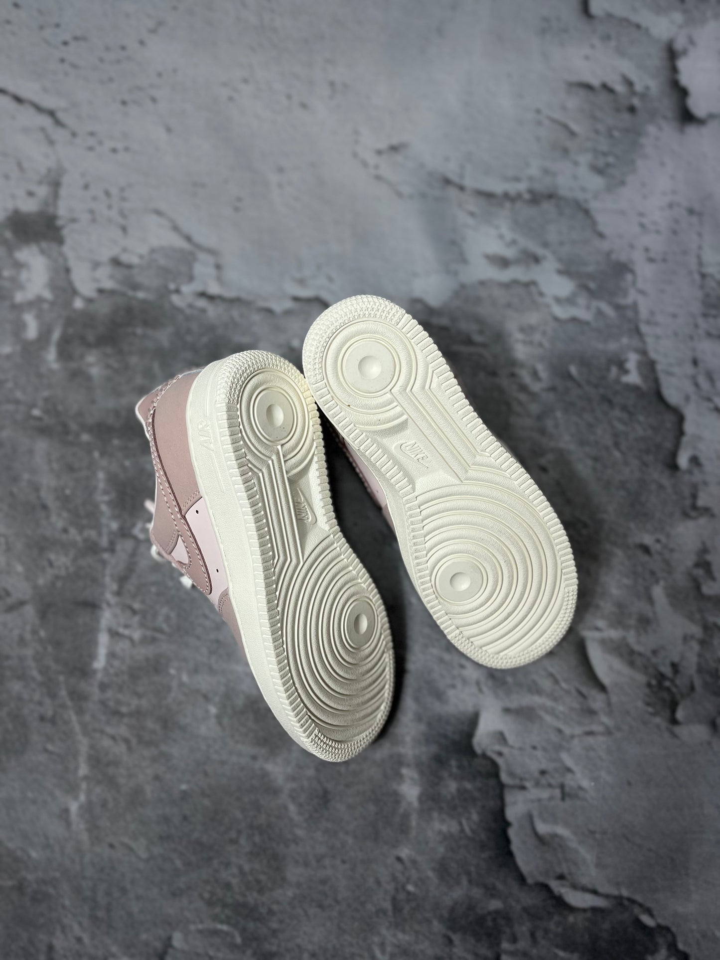 Nike Air Force 1 '07 W "Pink Oxford"