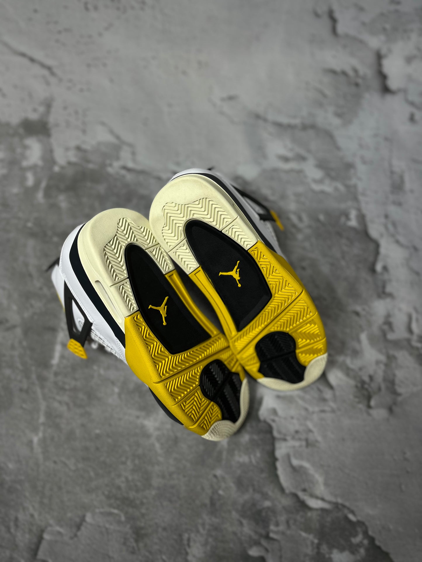Jordan 4 Retro Vivid Sulfur W