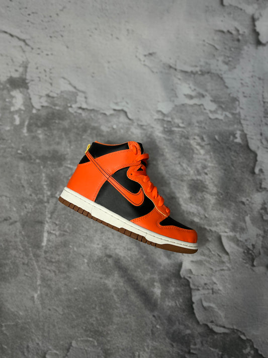 Nike Dunk High 'Black Orange' Gs