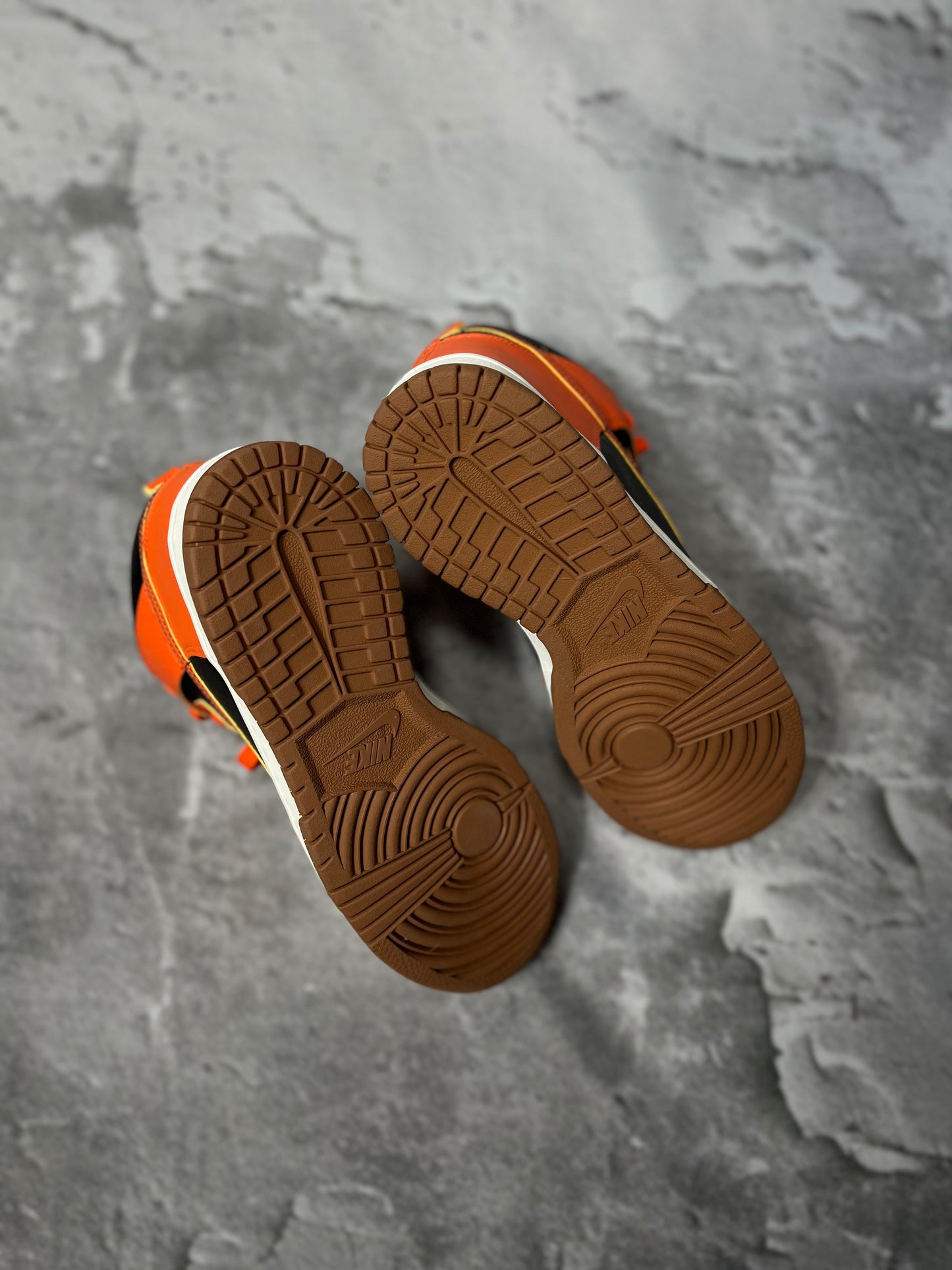 Nike Dunk High 'Black Orange' Gs