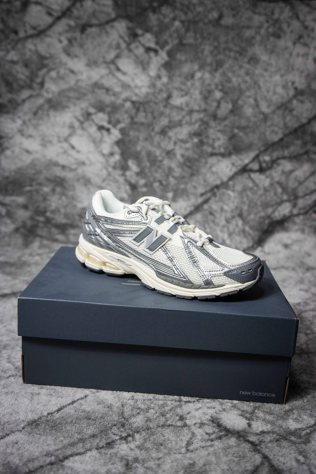 New Balance 1906r Moonrock Silver