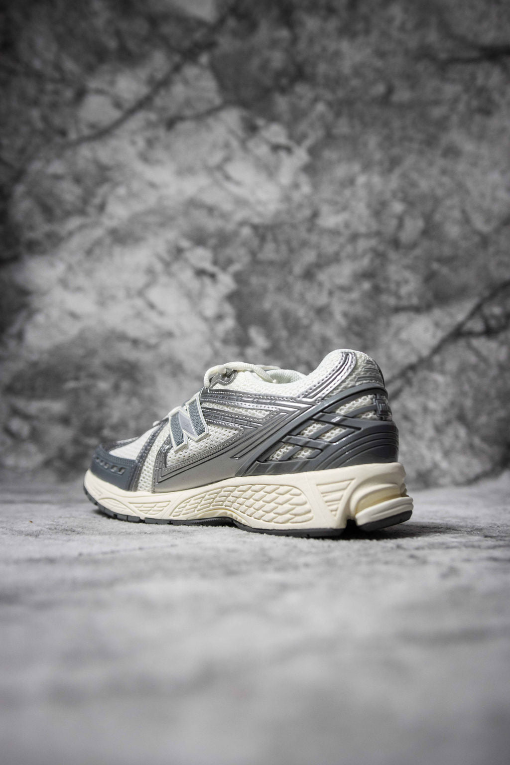 New Balance 1906r Moonrock Silver