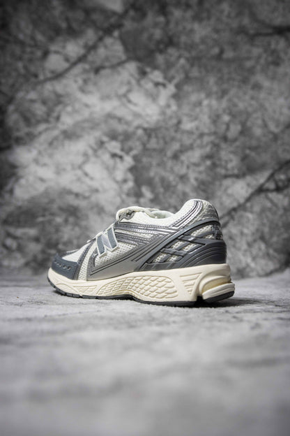 New Balance 1906r Moonrock Silver