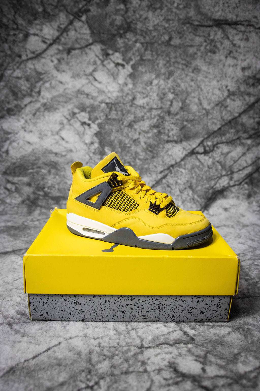 Jordan 4 Retro Lightning
