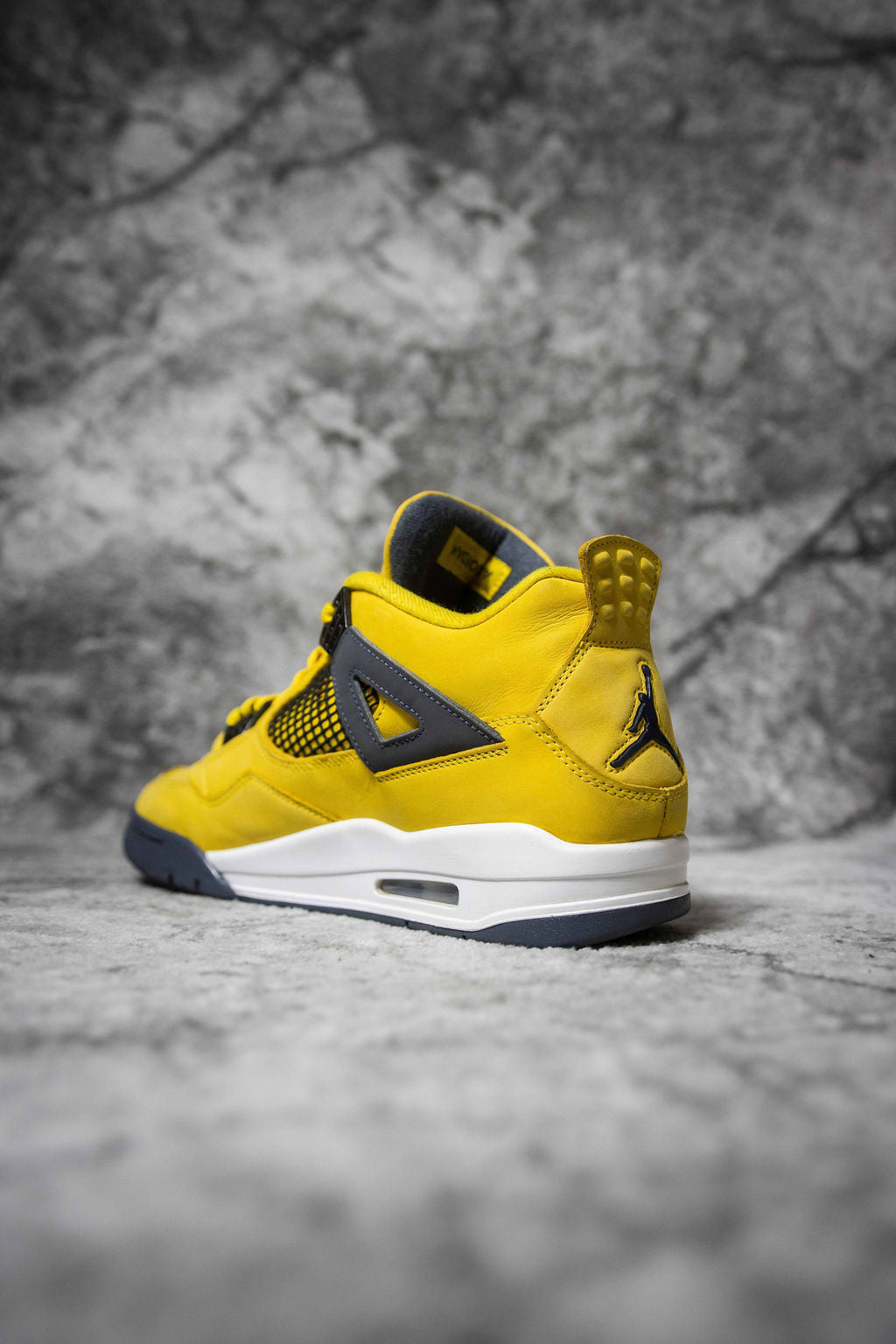 Jordan 4 Retro Lightning