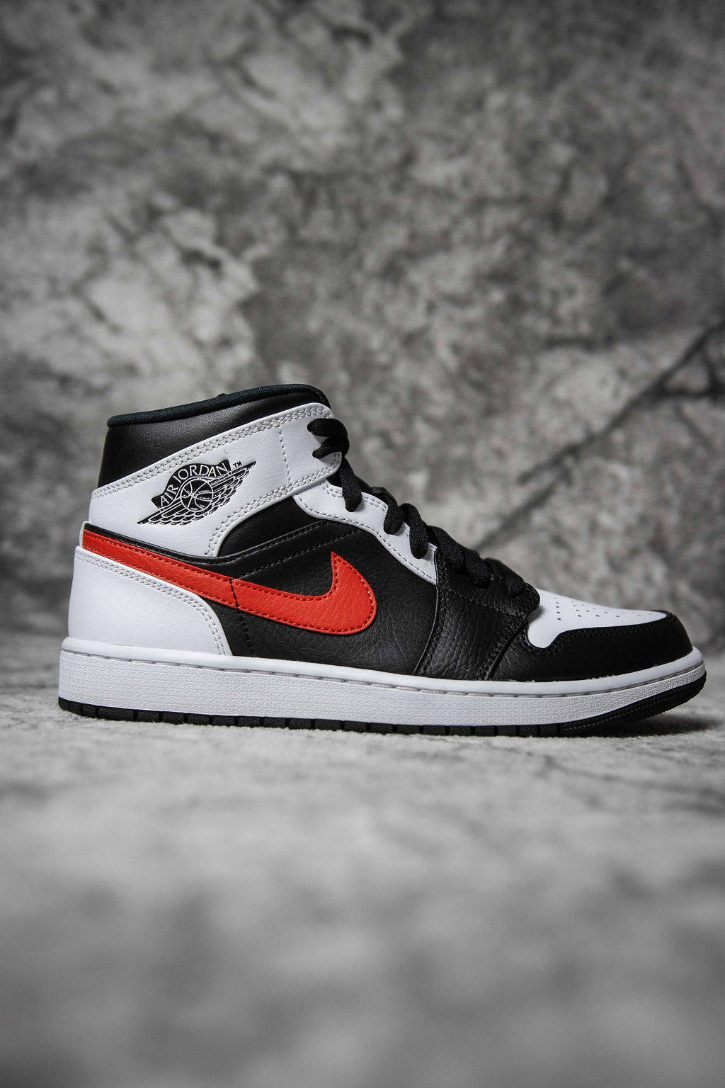 Jordan 1 Mid Chile
