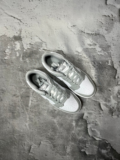 Nike Dunk Low Retro "White Smoke Grey"