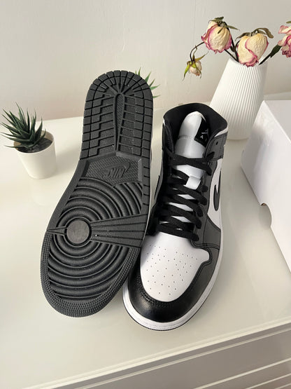 Jordan 1 Mid Panda W