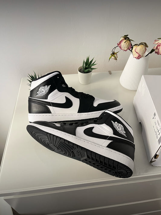 Jordan 1 Mid Panda W